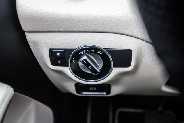 Used 2019 Mercedes-Benz GLA 250 4MATIC w/ Premium Package image 45