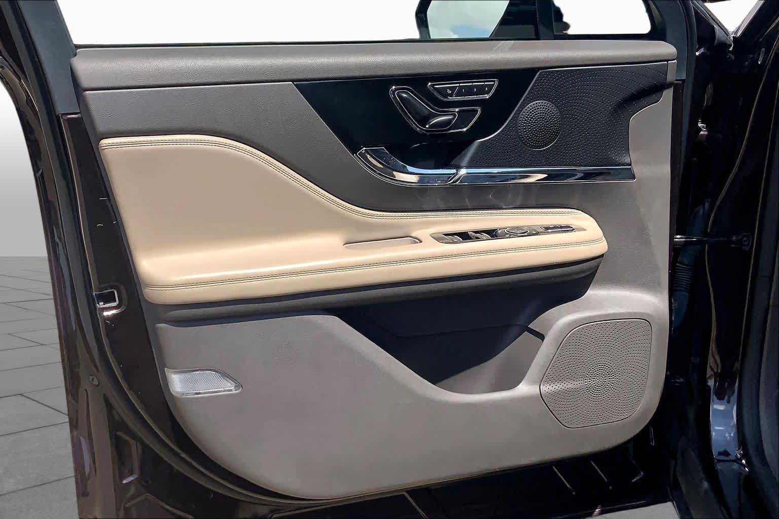 Certified 2023 Lincoln Corsair Reserve AWD/4WD image 22