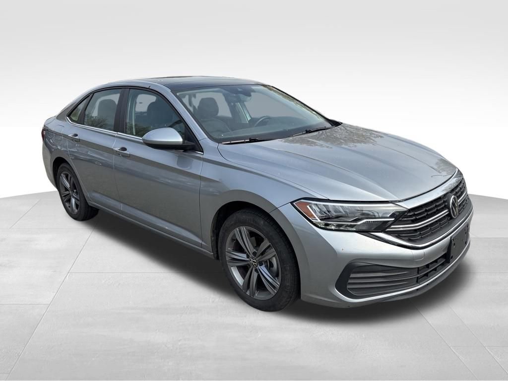 Used 2024 Volkswagen Jetta SE image 7