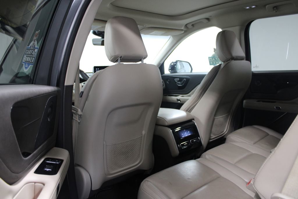 Used 2022 Lincoln Aviator Reserve image 28