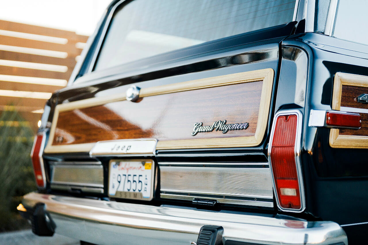 Used 1987 Jeep Grand Wagoneer image 32