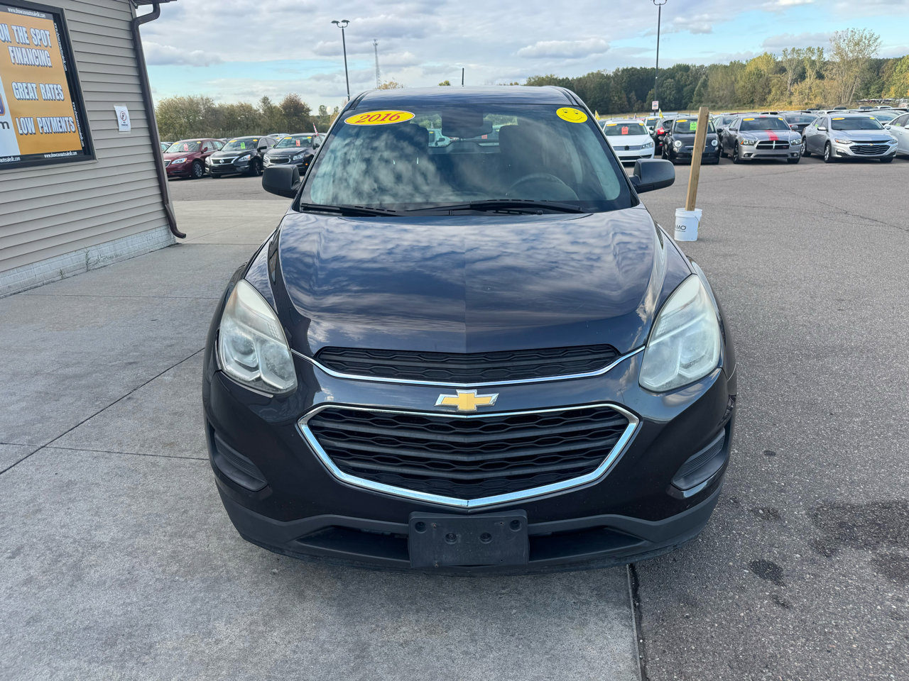 Used 2016 Chevrolet Equinox LS image 2