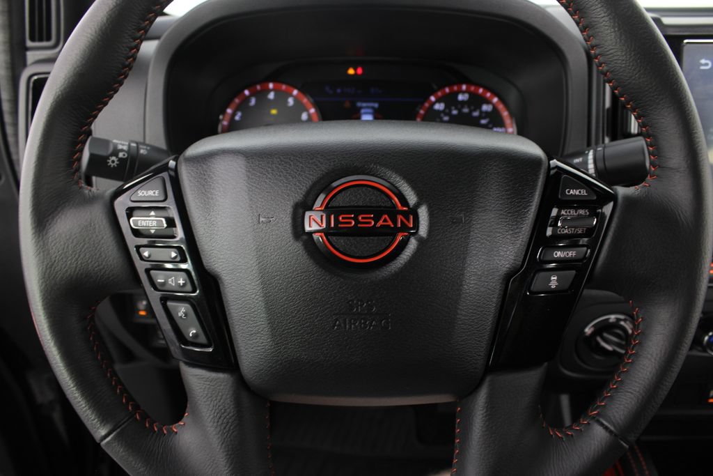Used 2025 Nissan Frontier PRO-4X AWD/4WD image 12