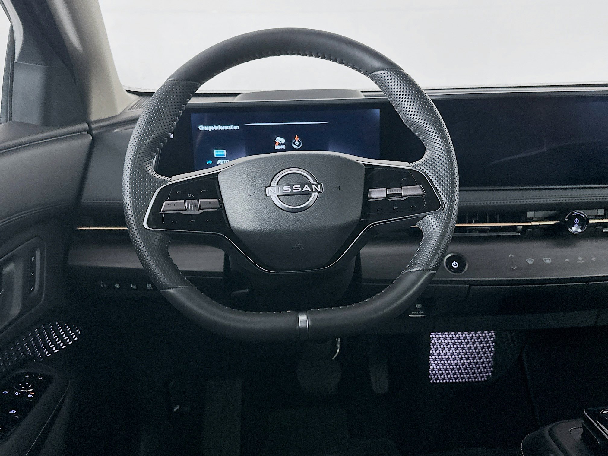 Used 2025 Nissan Ariya FWD image 18