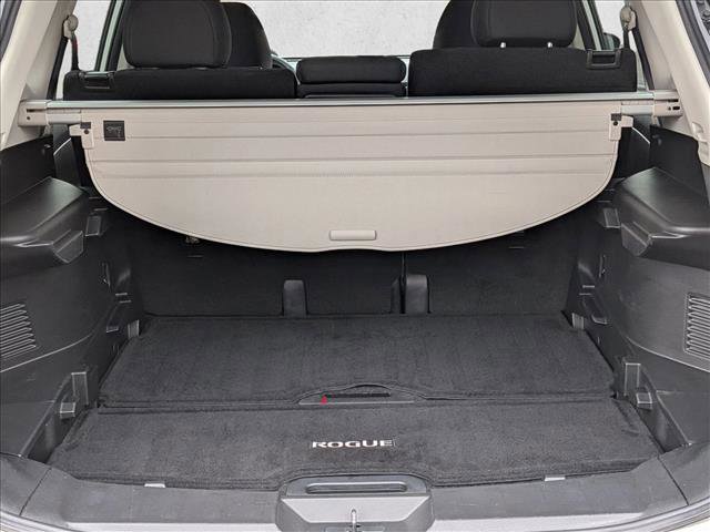 Used 2018 Nissan Rogue SV w/ Premium Package image 6