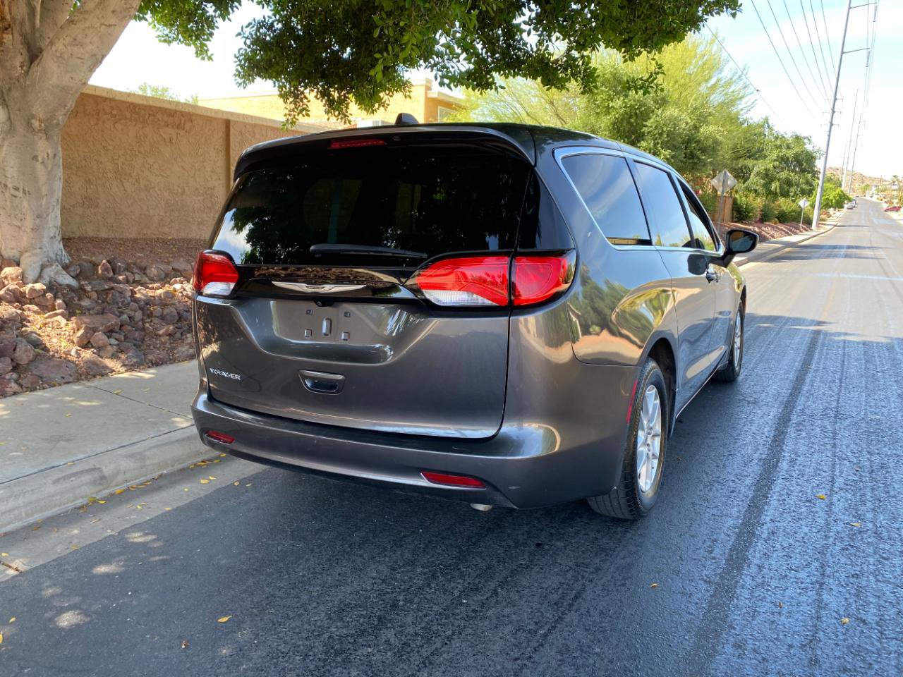 Used 2023 Chrysler Voyager LX FWD image 6
