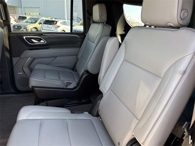 Used 2021 GMC Yukon XL SLT w/ SLT Luxury Package image 15
