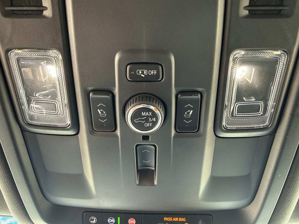Used 2025 GMC Yukon Denali AWD/4WD image 21