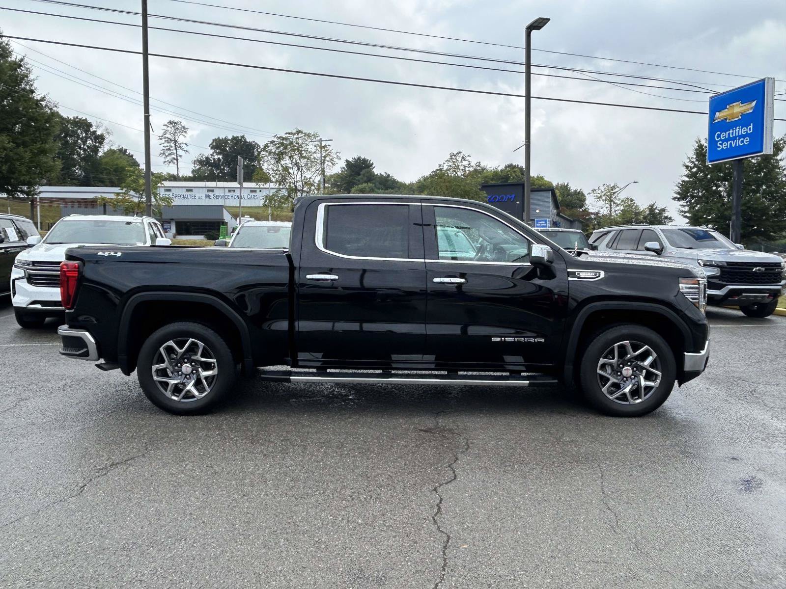 Used 2026 GMC Sierra 1500 SLT w/ SLT Premium Package AWD/4WD image 8