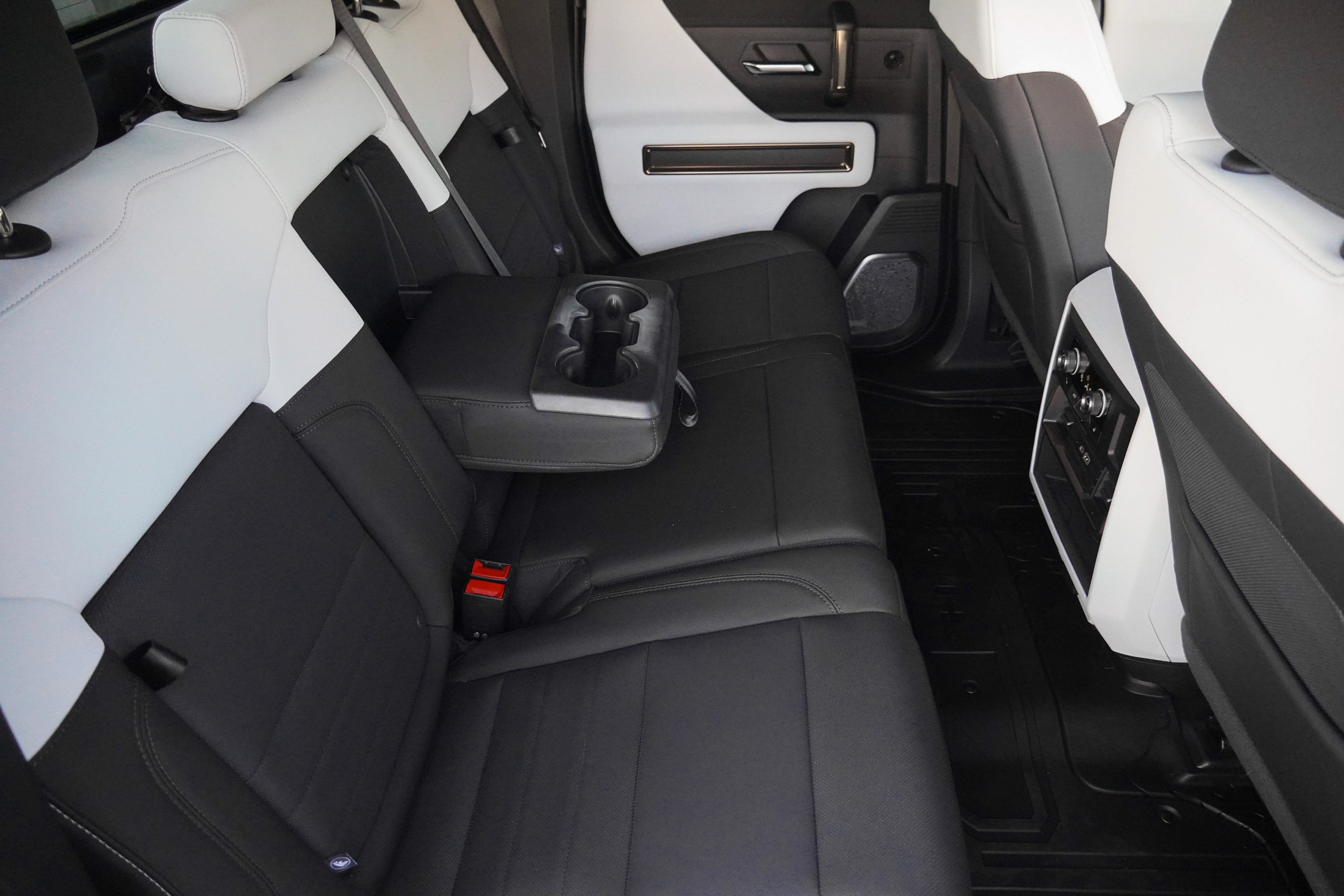 Used 2024 GMC Hummer EV 3X AWD/4WD image 39