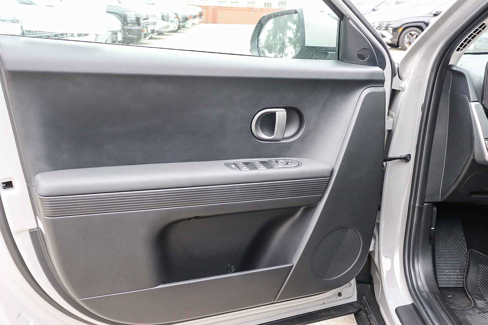 New 2026 Hyundai Ioniq 5 SEL RWD image 24