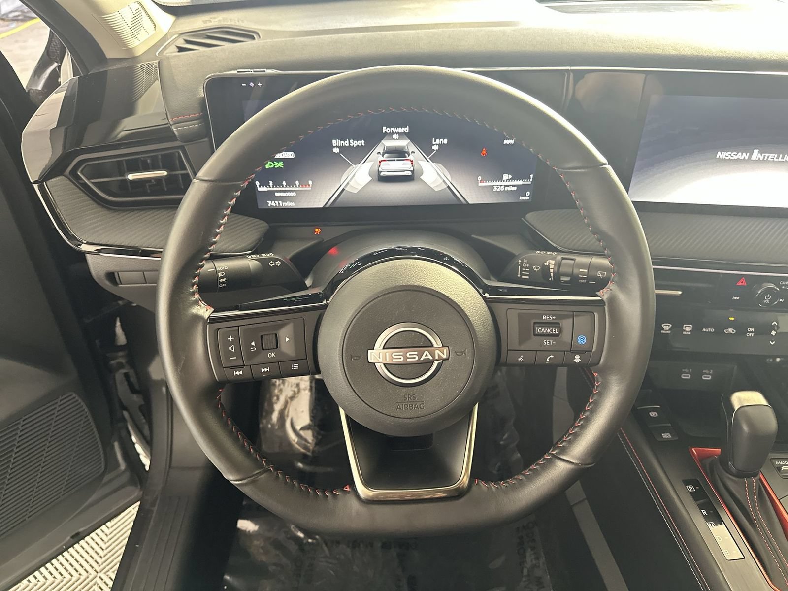 Certified 2025 Nissan Kicks SR FWD image 14