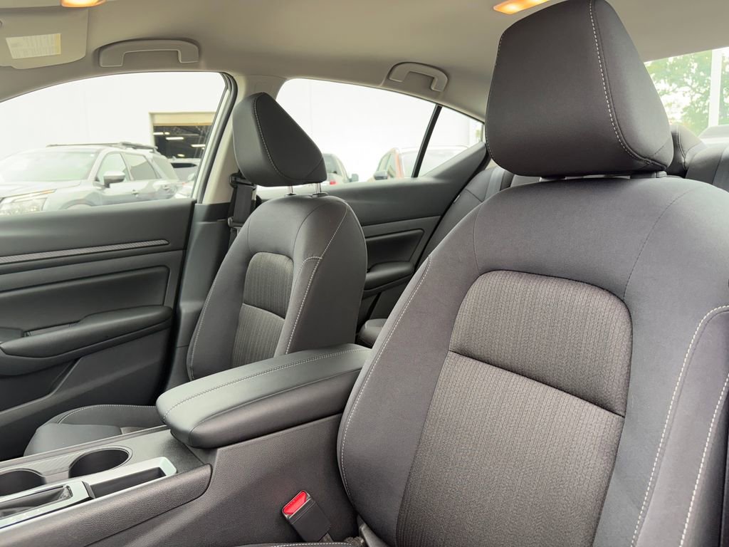Used 2025 Nissan Altima 2.5 S FWD image 10