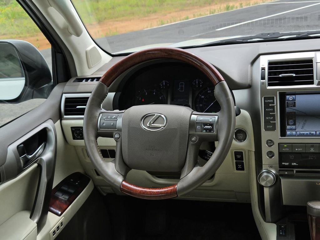 Used 2011 Lexus GX 460 w/ Comfort Plus Pkg AWD/4WD image 17