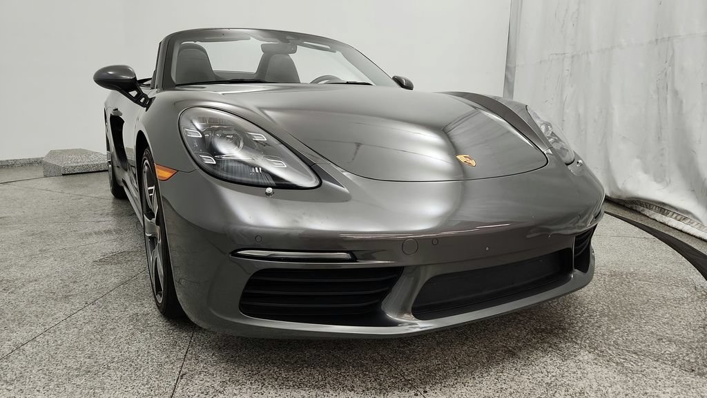 Used 2022 Porsche 718 Boxster RWD image 12