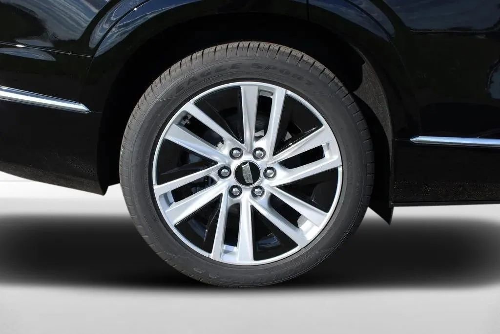 New 2026 Cadillac Vistiq Luxury image 41