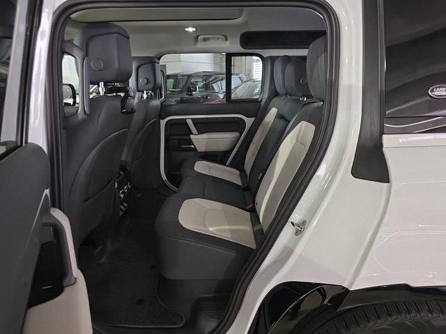 Used 2024 Land Rover Defender 110 X-Dynamic SE AWD/4WD image 10
