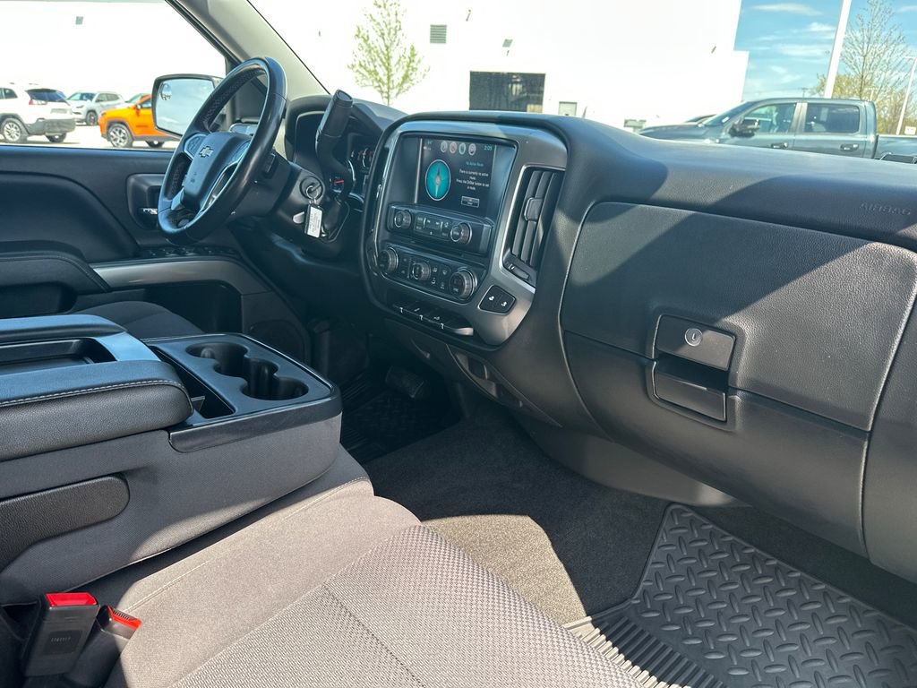 Used 2018 Chevrolet Silverado 1500 LT w/ All Star Edition AWD/4WD image 25