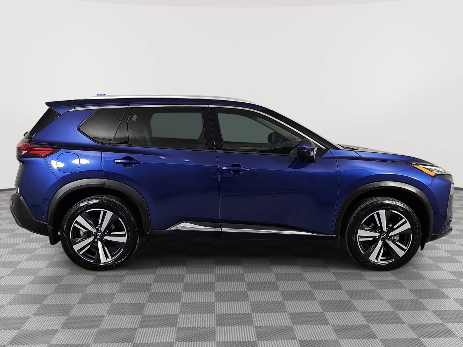 Used 2023 Nissan Rogue SL w/ SL Premium Package AWD/4WD image 9