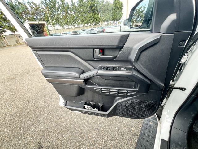 Used 2025 Toyota 4Runner SR5 image 18