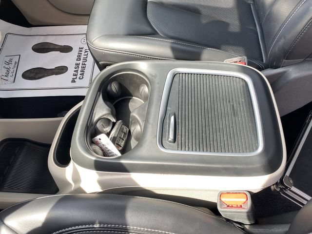 Used 2024 Chrysler Pacifica Limited FWD image 14