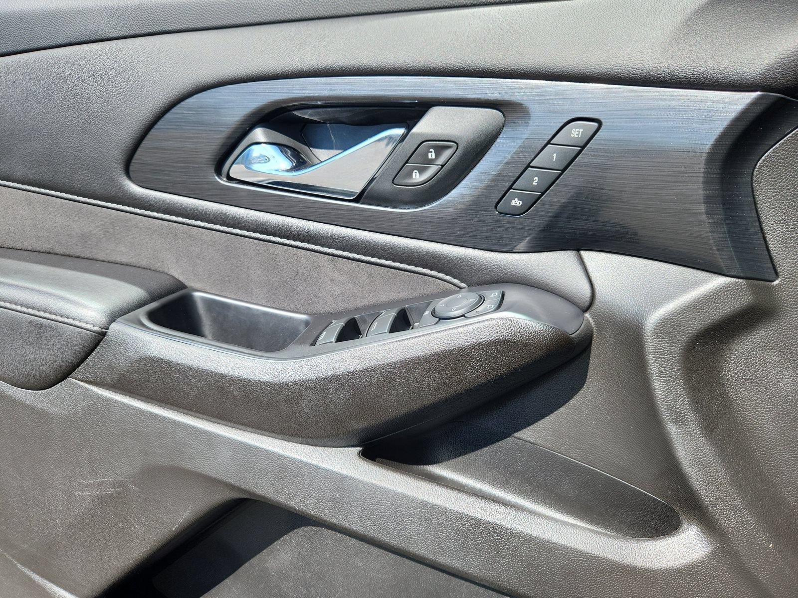 Used 2021 Chevrolet Traverse High Country AWD/4WD image 9