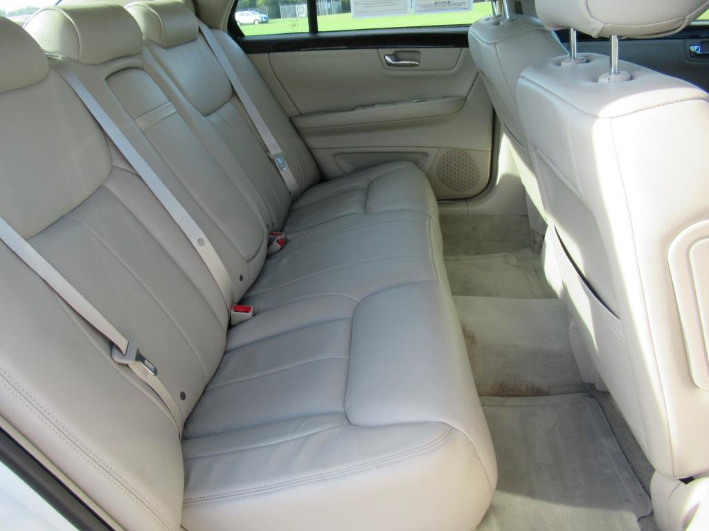Used 2009 Cadillac DTS FWD image 24