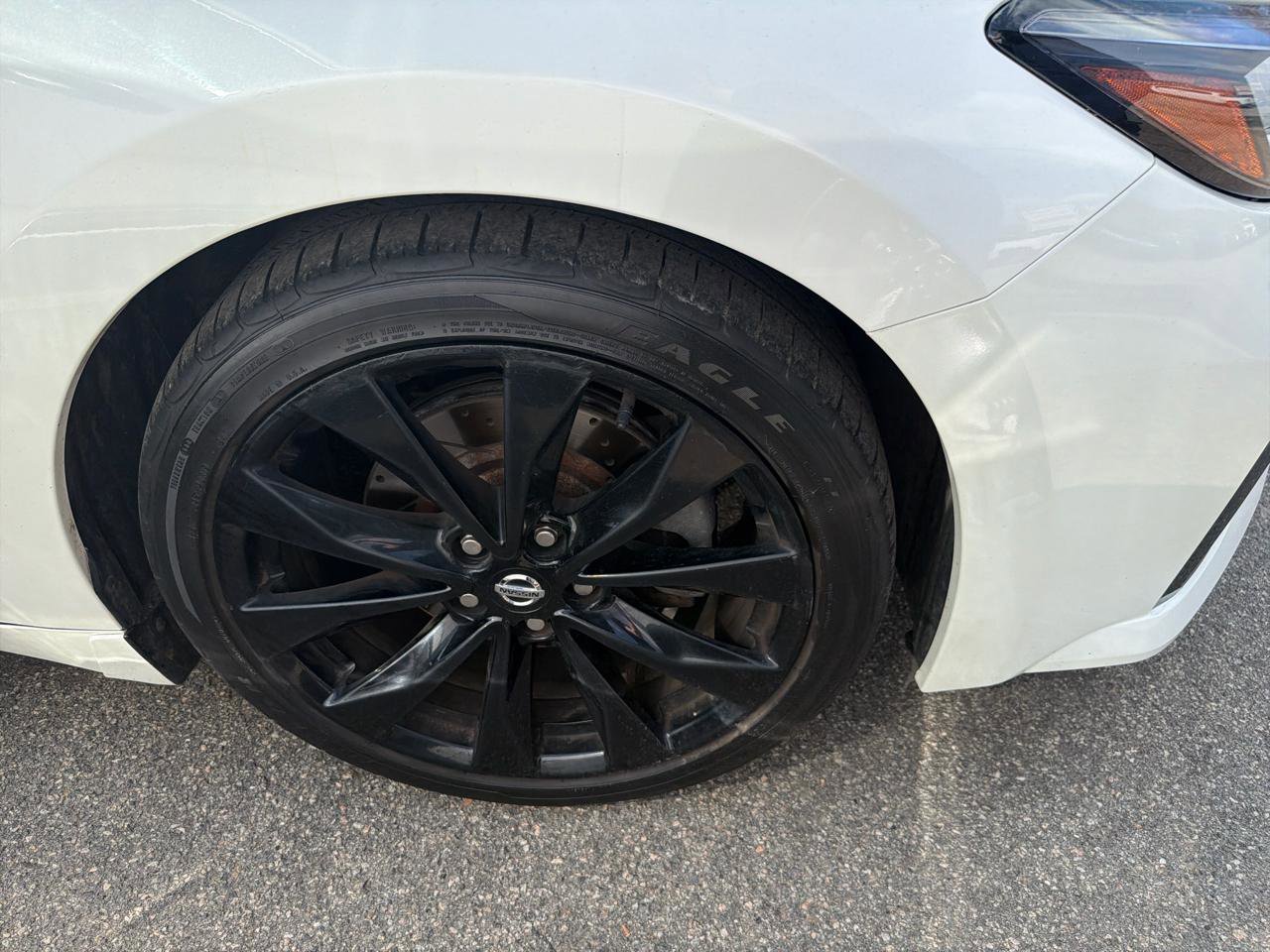 Used 2021 Nissan Maxima SR w/ Sport Mat Group FWD image 4