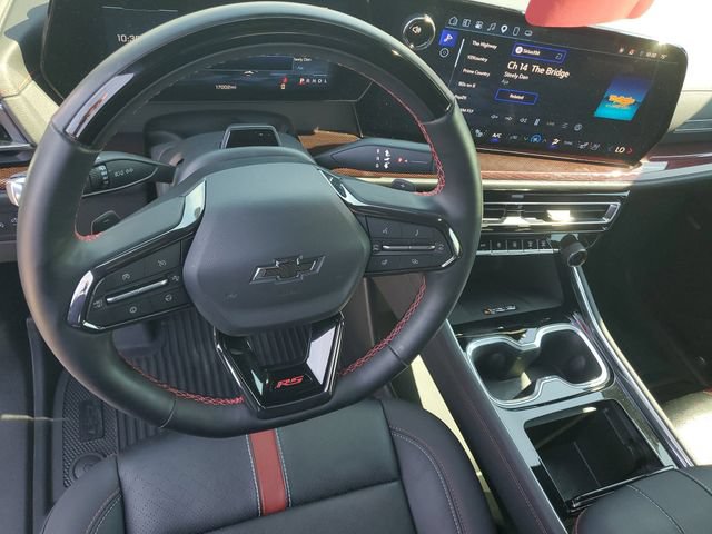 Used 2025 Chevrolet Traverse RS w/ LPO, Floor Liner Package AWD/4WD image 12