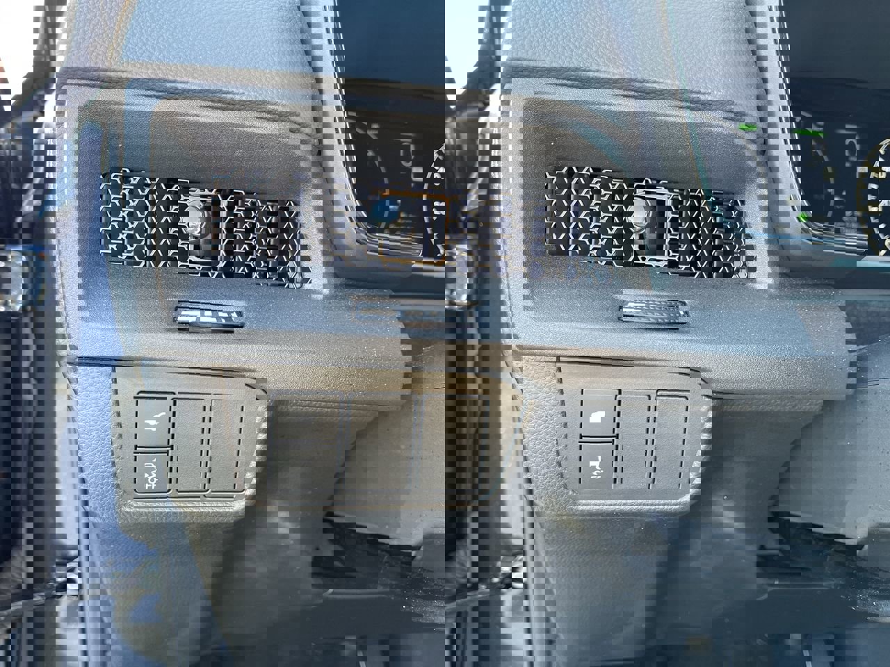 Used 2025 Honda CR-V Sport-L image 17