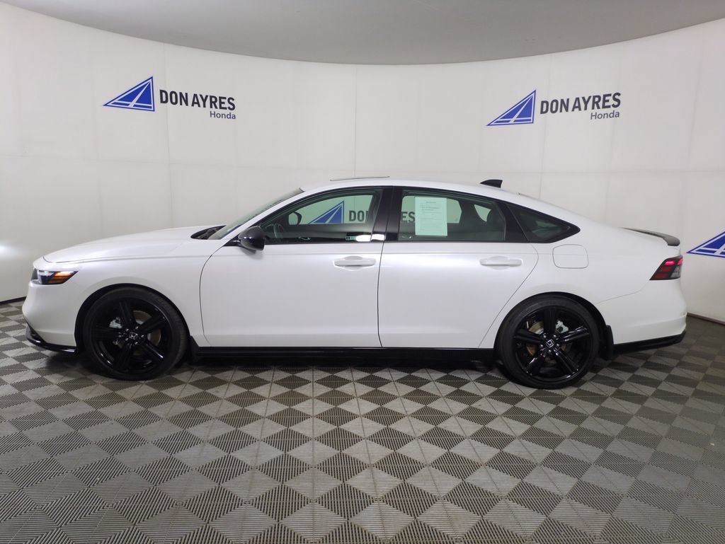 Used 2024 Honda Accord Sport image 2