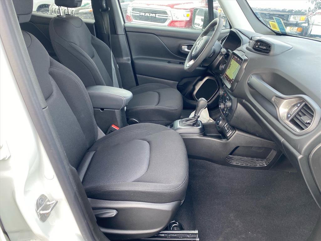 Used 2023 Jeep Renegade Latitude AWD/4WD image 25