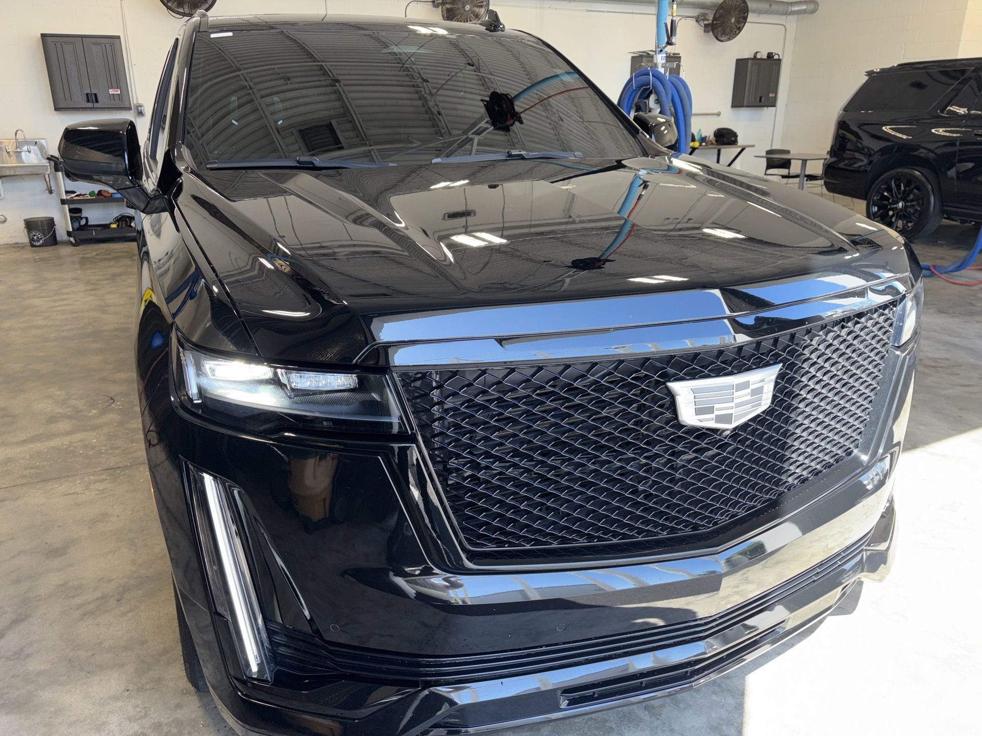 Certified 2023 Cadillac Escalade ESV Sport Platinum w/ LPO, ONYX Package image 10