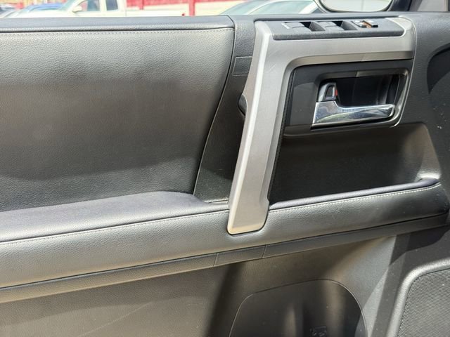 Used 2020 Toyota 4Runner SR5 Premium w/ Moonroof Package AWD/4WD image 25