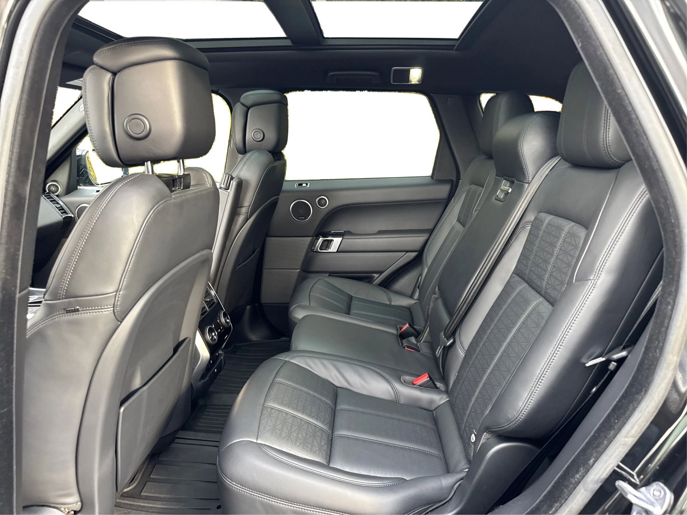 Used 2019 Land Rover Range Rover Sport HSE Dynamic image 13