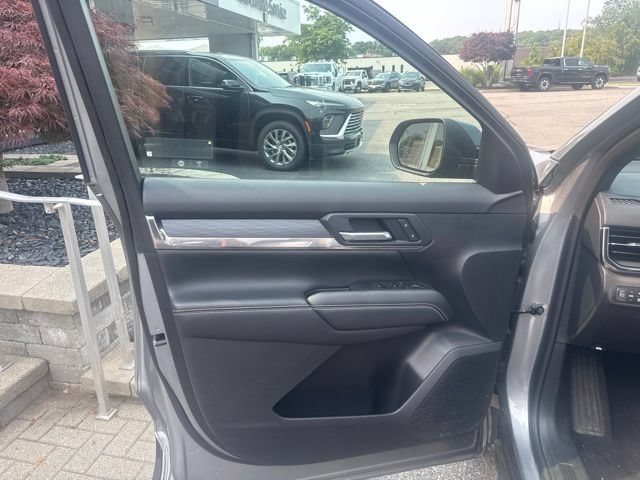 Used 2025 GMC Terrain Elevation AWD/4WD image 9