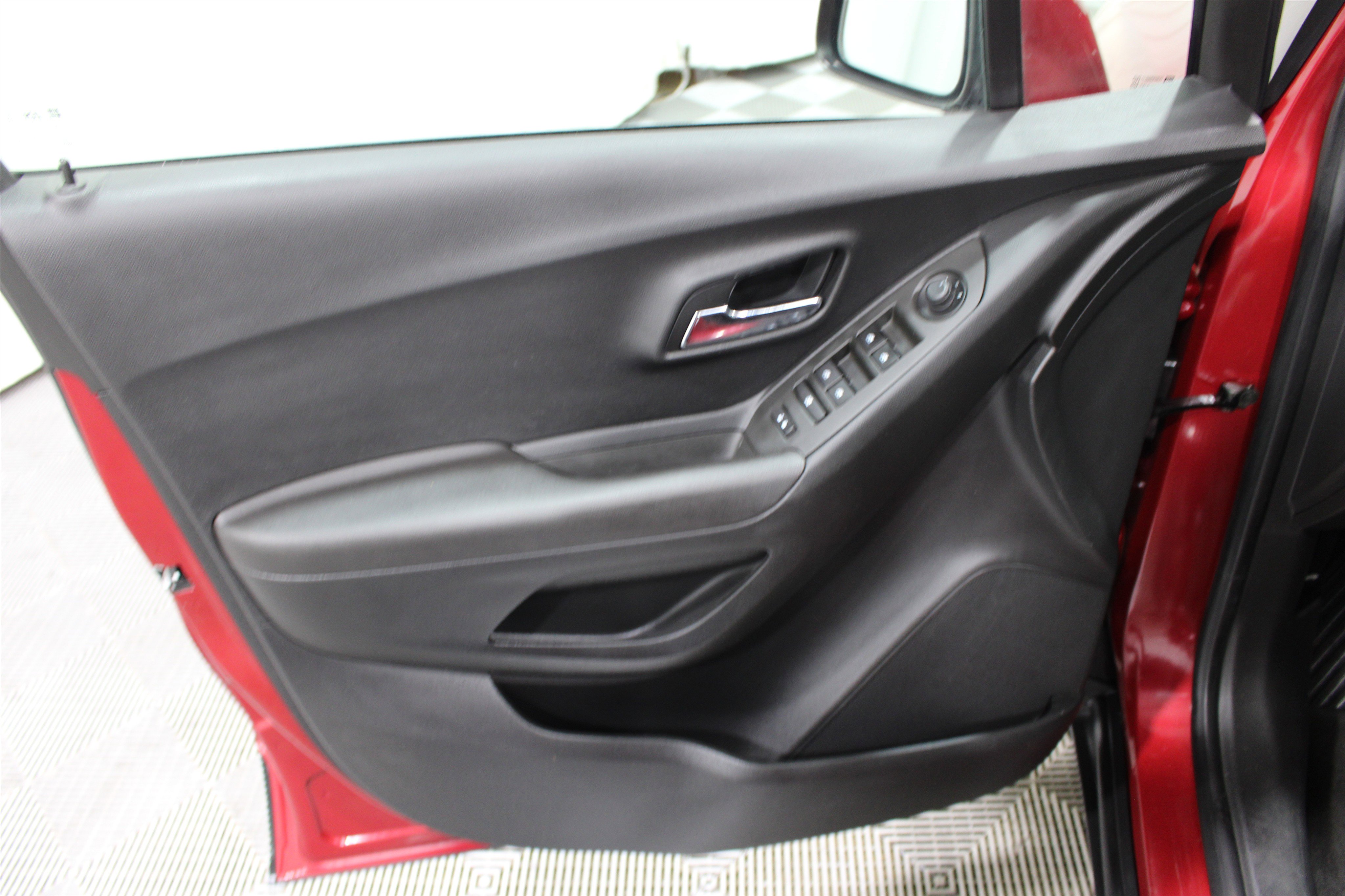 Used 2015 Chevrolet Trax LS FWD image 6