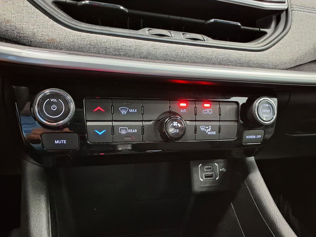 Used 2023 Jeep Compass Sport image 23