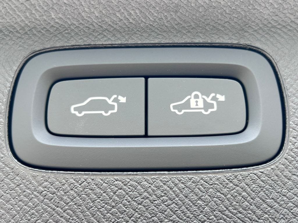 New 2026 Volvo XC90 B5 Core AWD/4WD image 35