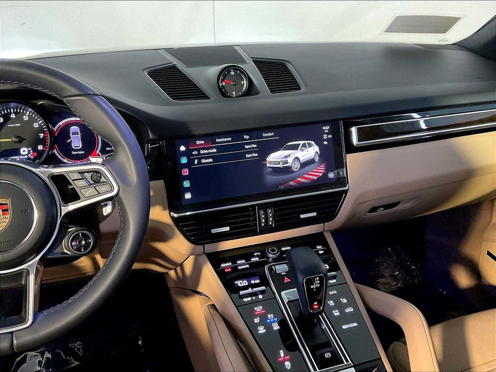 Certified 2023 Porsche Cayenne Platinum Edition AWD/4WD image 16