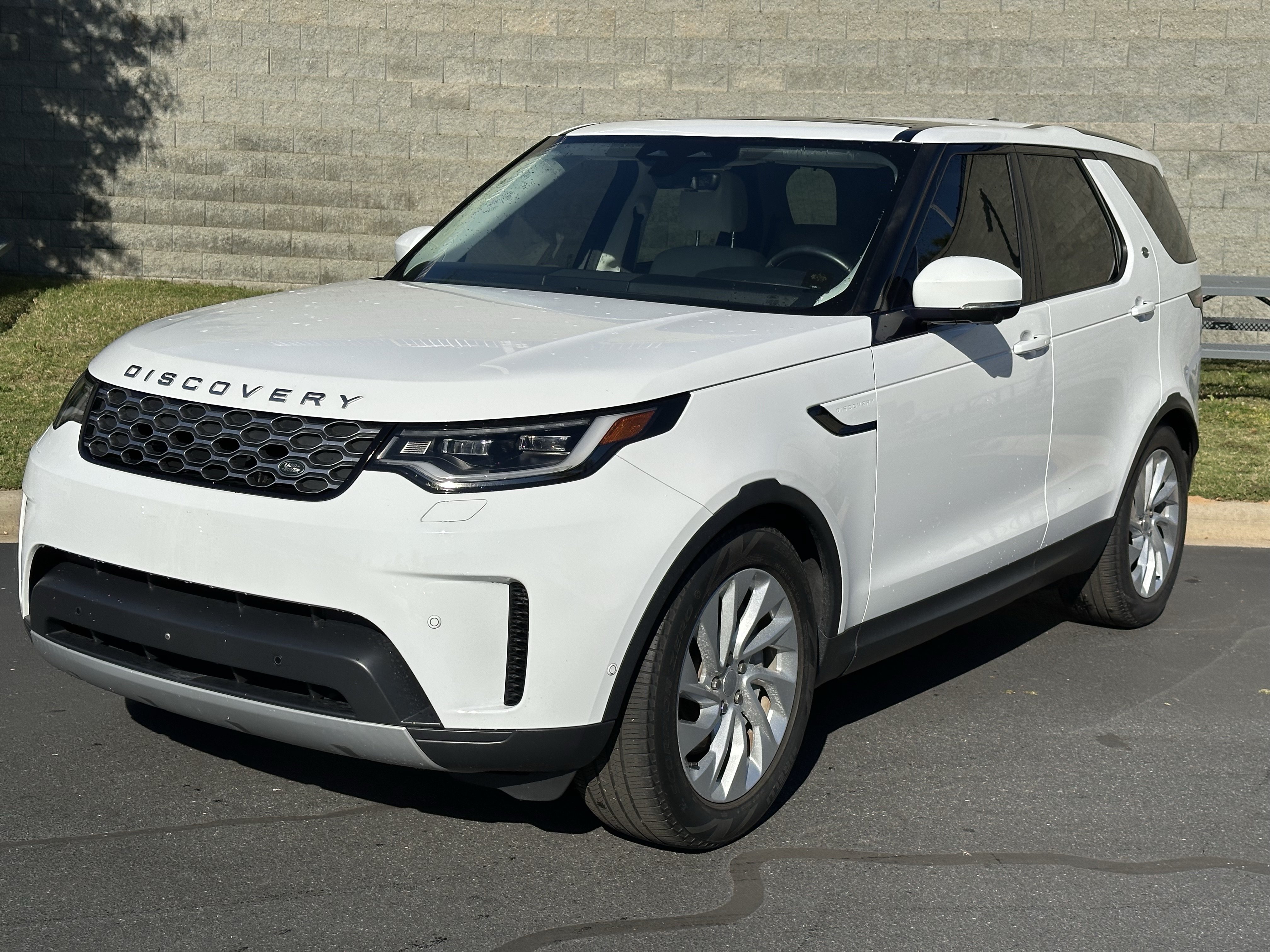 Certified 2023 Land Rover Discovery S