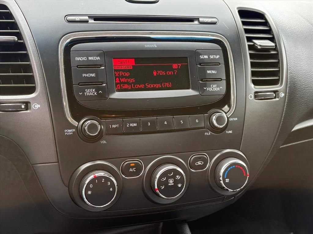 Used 2018 Kia Forte LX image 9