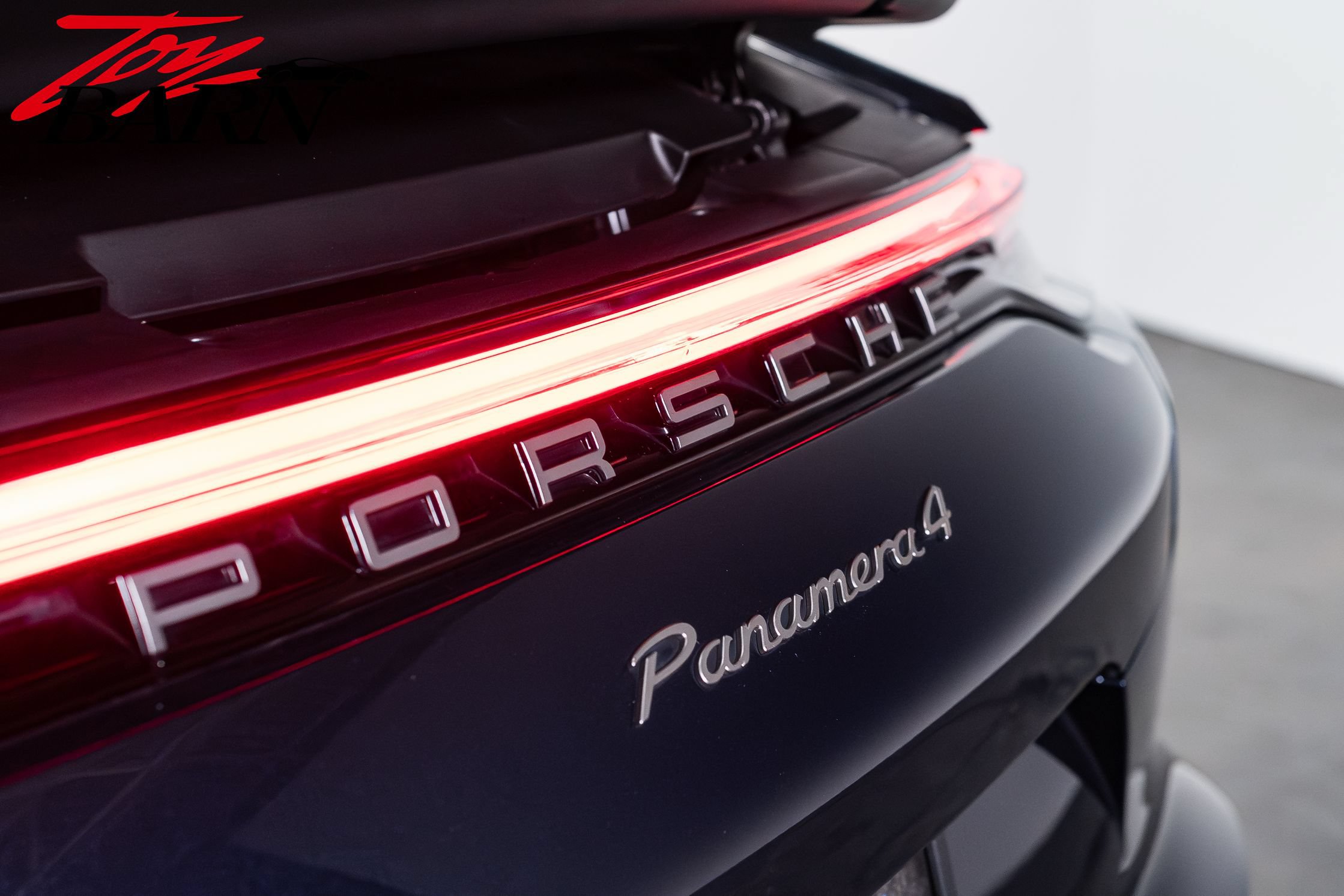 Used 2022 Porsche Panamera 4 Platinum Edition AWD/4WD image 13