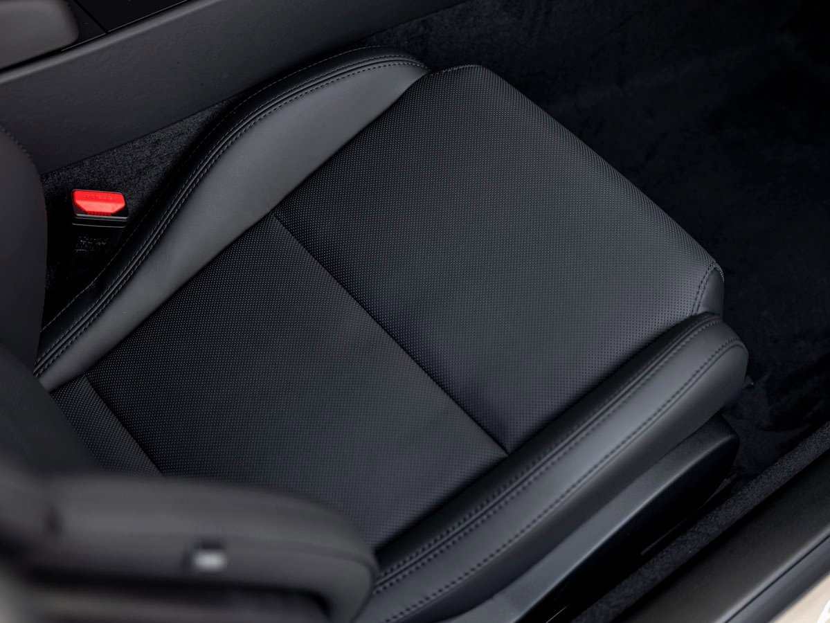 New 2024 Jaguar F-TYPE Coupe AWD image 24