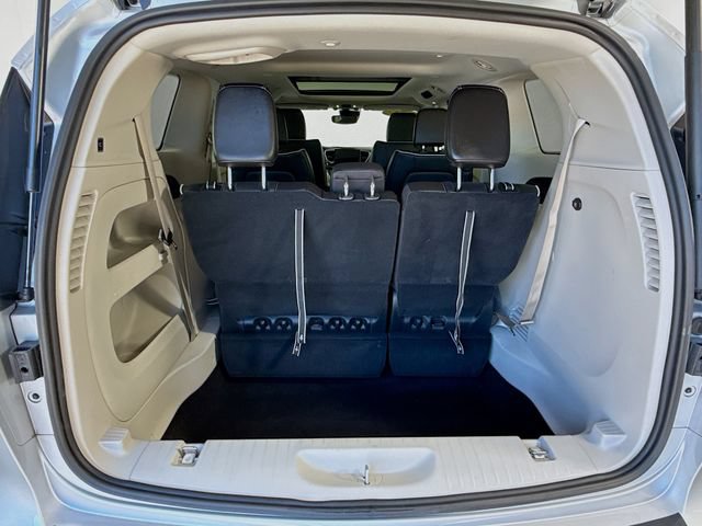 Used 2024 Chrysler Pacifica Limited FWD image 27