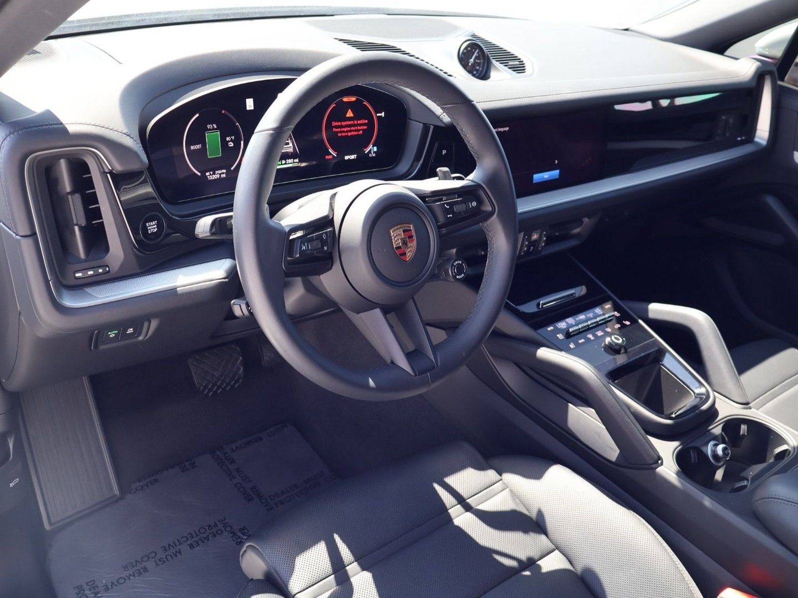 Certified 2025 Porsche Cayenne E-Hybrid Coupe AWD/4WD image 4