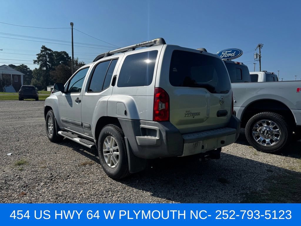 Used 2015 Nissan Xterra S w/ Value Package RWD image 2