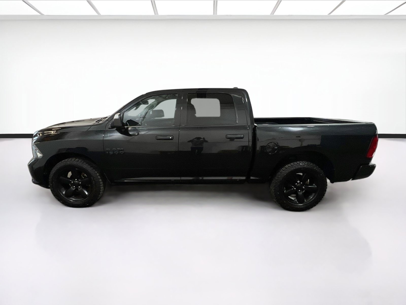 Used 2016 RAM 1500 Express w/ Black Ram 1500 Express Group AWD/4WD image 22