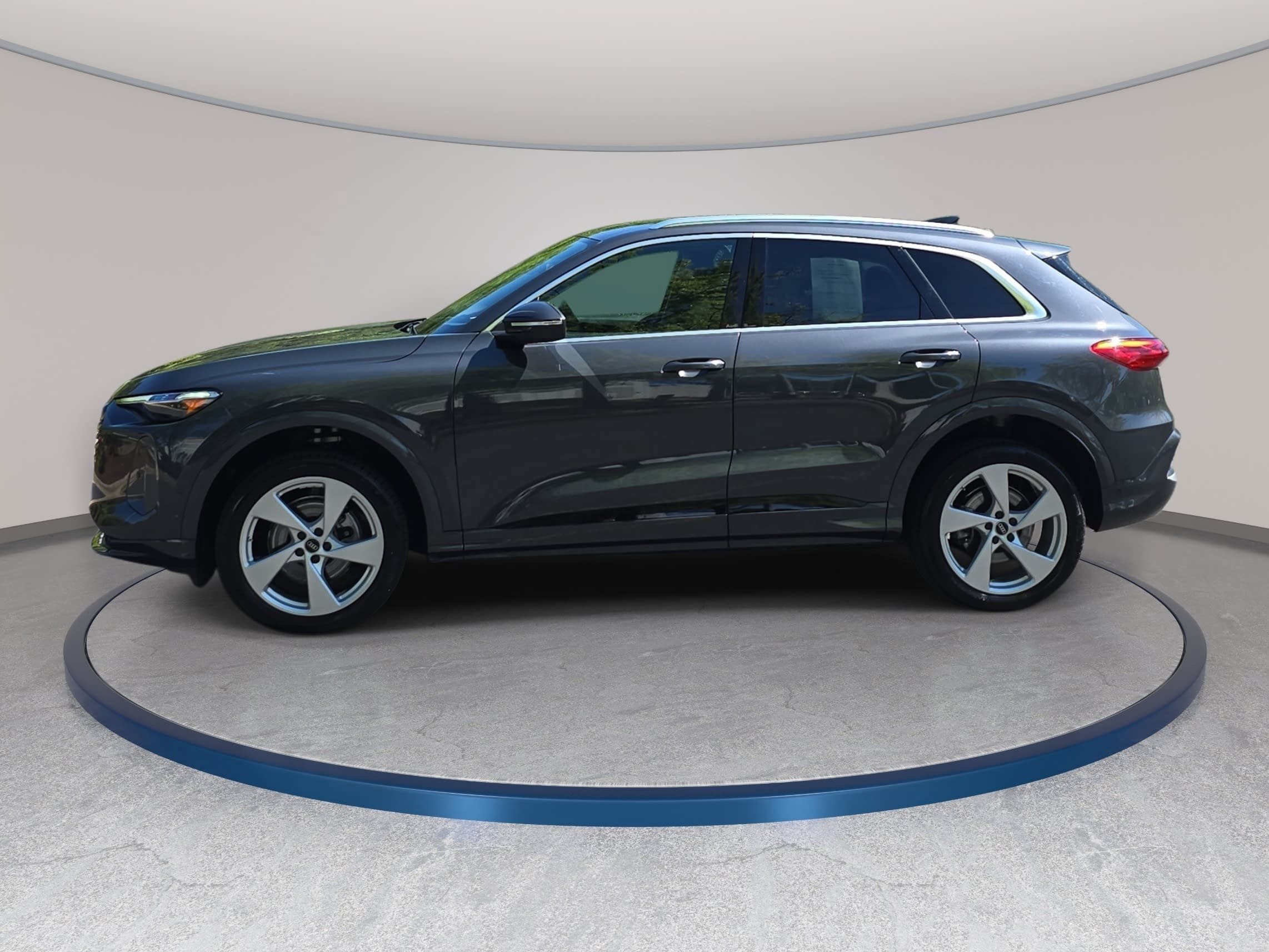 Used 2025 Audi Q5 Premium Plus w/ Premium Plus AWD/4WD image 8