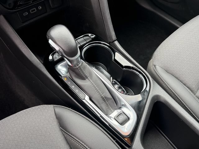 Used 2023 Buick Encore GX Select w/ Sport Touring Package FWD image 19